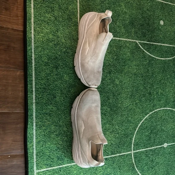 White Avis size 6 big kids - Picture 2 of 4